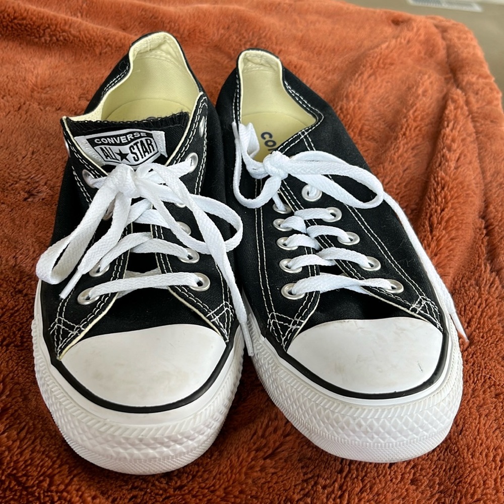 Converse size 9.5 womens  or 7.5 mens, black, like new